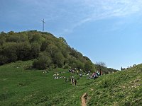 05_La croce e tanta gente